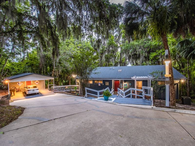 Beautiful Contemporary Style : Lake City : Columbia County : Florida