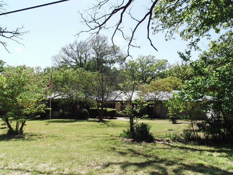 Northeast Texas Mid-Century Home : Bonham : Fannin County : Texas