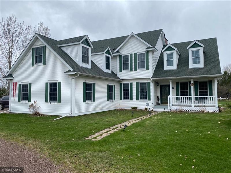 Exquisite Home 15 Acres in Town : Askov : Pine County : Minnesota