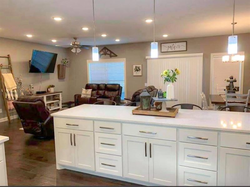 Country Home Acreage Bolivar, MO : Bolivar : Polk County : Missouri