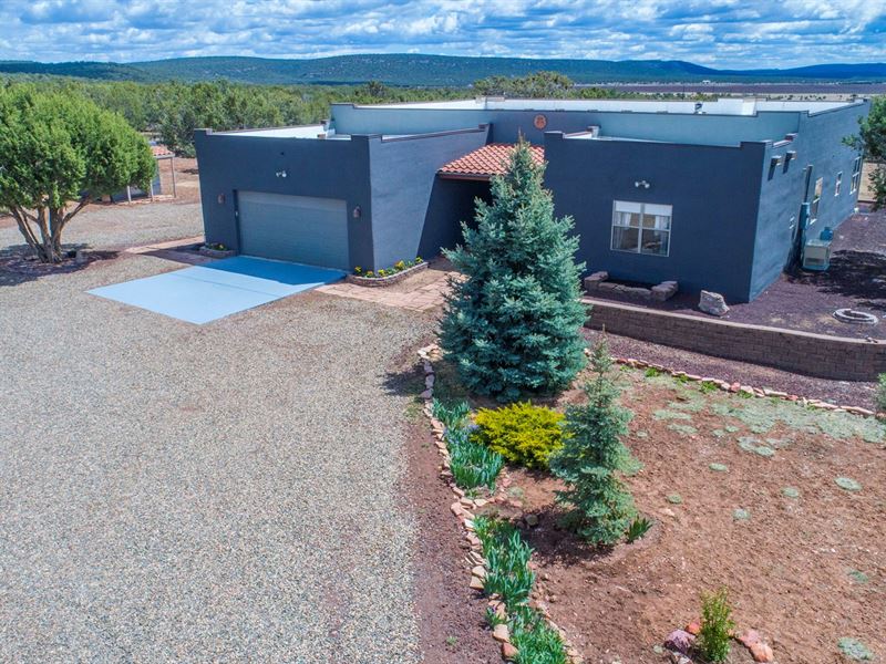 Elegant Seligman Home, On-Grid, No : Seligman : Yavapai County : Arizona