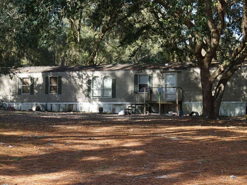 Ideal Location for The Commuter : Live Oak : Suwannee County : Florida