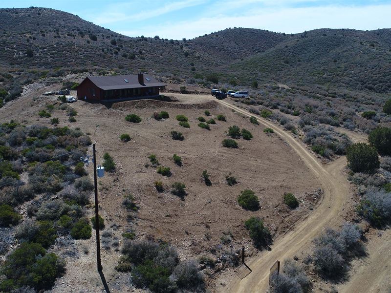 Home Views Land, Borders State : Dewey : Yavapai County : Arizona