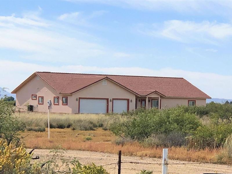Custom 3410 Sq ft 4 Bedroom, 3 : Willcox : Cochise County : Arizona