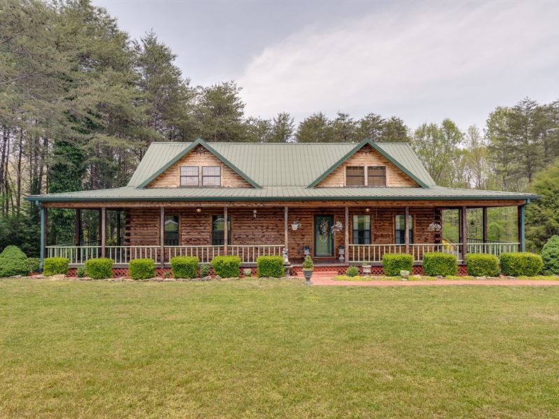 Country Home Riverfront Views : Waynesboro : Lewis County : Tennessee