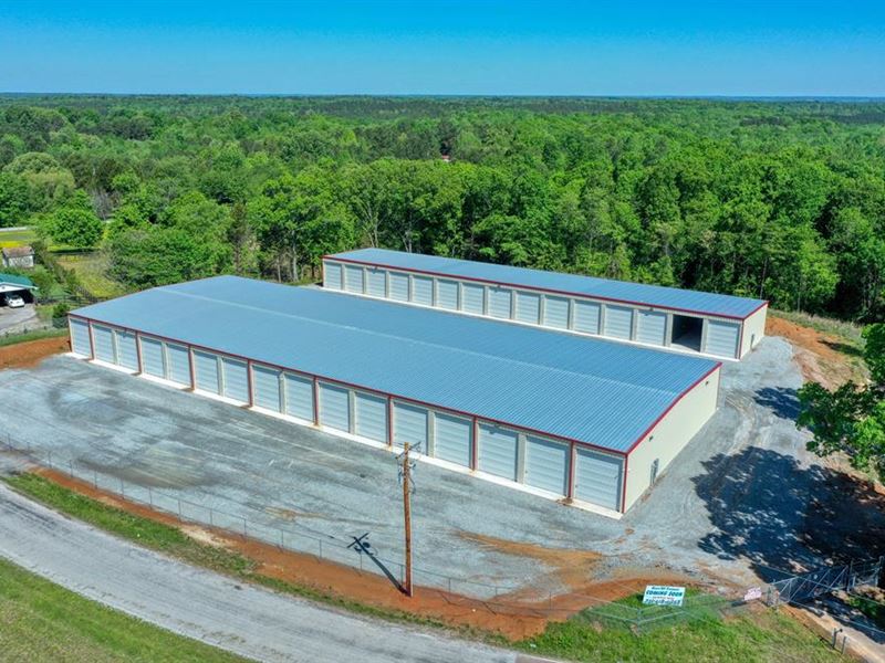 New Boat Storage Unit : Huntingdon : Carroll County : Tennessee