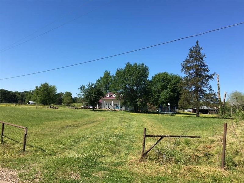 Farm Ranch Oppurtunity Minutes From : Waldron : Scott County : Arkansas