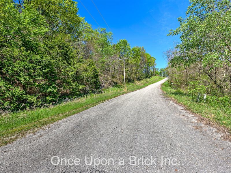.48 Ac in Eureka Springs, Arkansas : Holiday Island : Carroll County : Arkansas