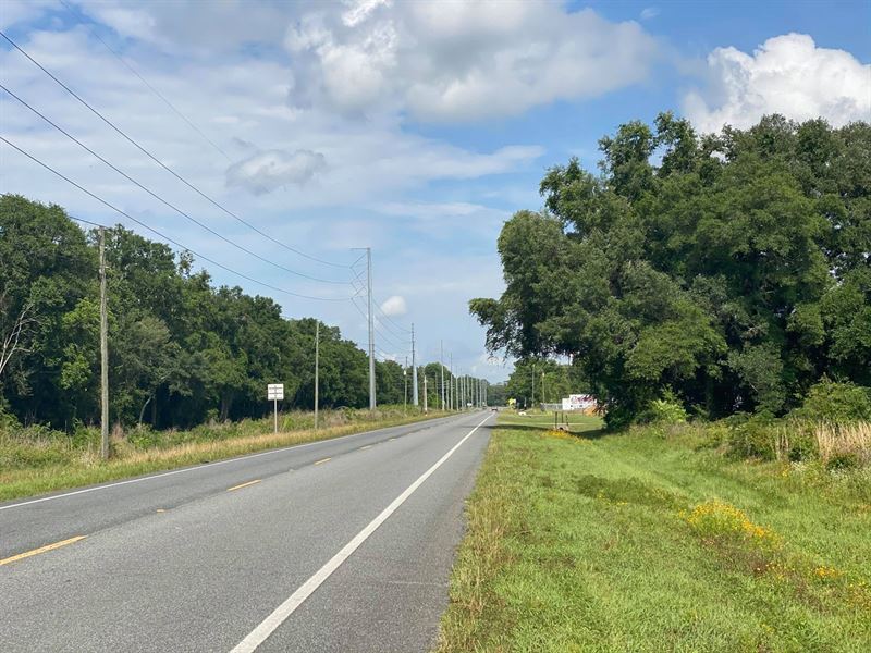 Prime Paved Road Location : Trenton : Gilchrist County : Florida