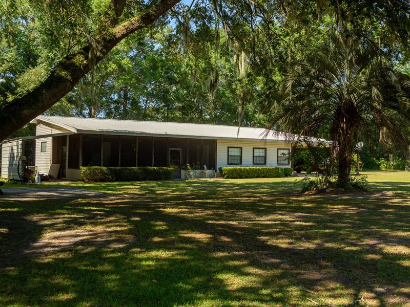 10 Acres, no Restrictions North : Live Oak : Suwannee County : Florida