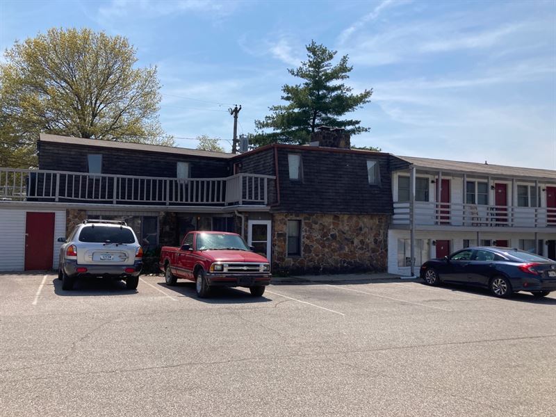 Indiana Apartment Building Auction : Bloomington : Monroe County : Indiana