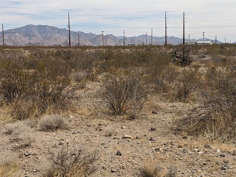 2 Ac with Power Across The Street : Golden Valley : Mohave County : Arizona
