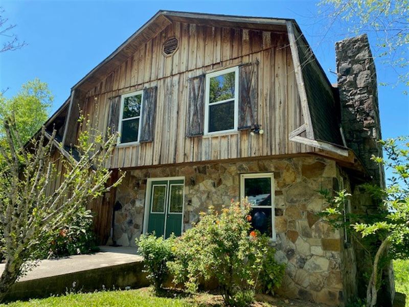 102+/- Acres Country Estate : Rock Island : Warren County : Tennessee