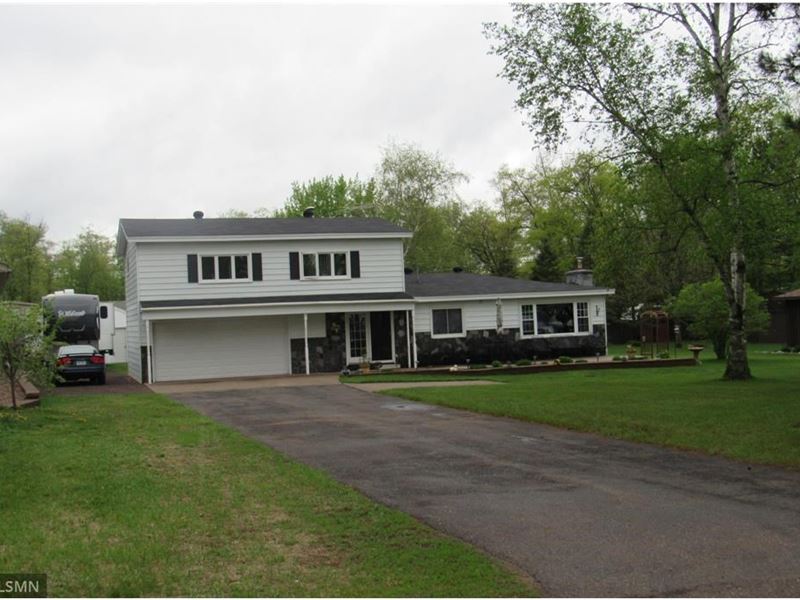 Move-In Ready Lakefront Home : Sturgeon Lake : Pine County : Minnesota