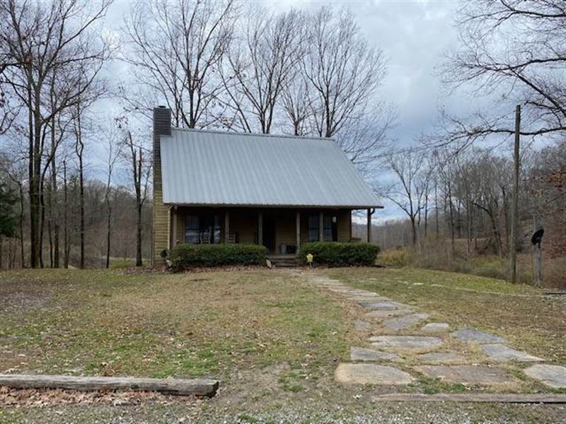 Cabin with Lake Front View : Bentonia : Yazoo County : Mississippi