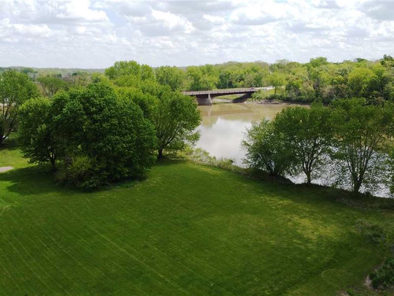 Lot for Sale Along The Des Moines : Keosauqua : Van Buren County : Iowa