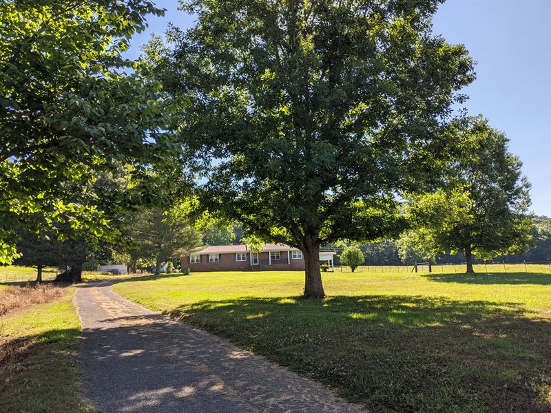 Gorgeous Property with House : Fackler : Jackson County : Alabama