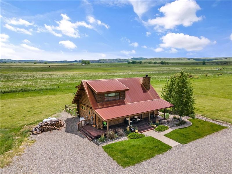 Turnkey Retreat on The Bighorn : Warman Loop : Big Horn County : Montana