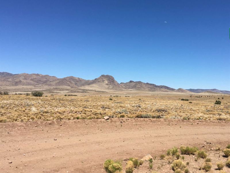 5 AC with Amazing High-Desert Peaks : Wikieup : Mohave County : Arizona