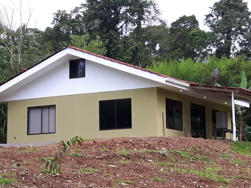 Creek, 2 bd Home, 2 Plus Acres : Tres Equis De Turrialba : Costa Rica