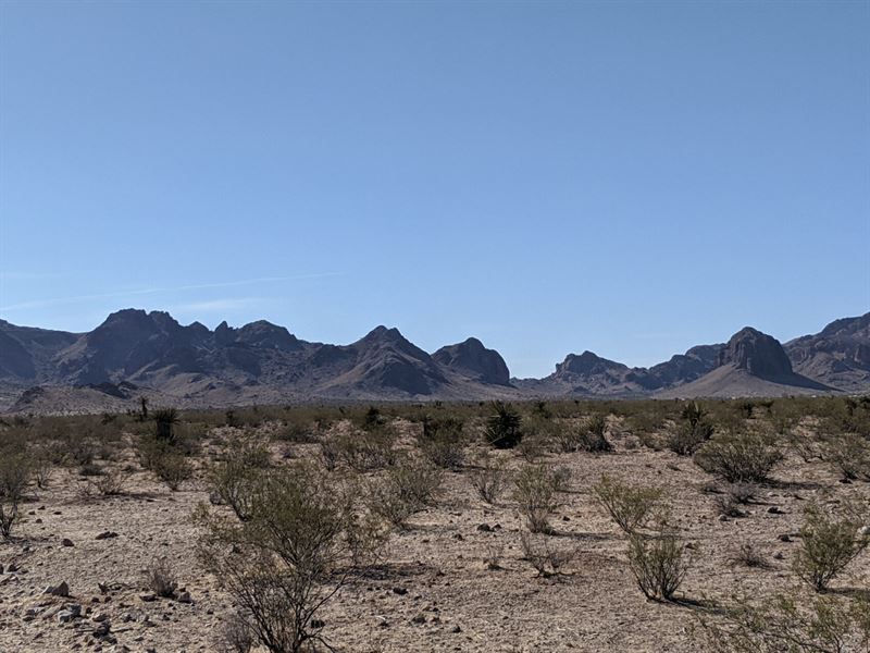 Mountain Views & Beautiful Sunsets : Golden Valley : Mohave County : Arizona