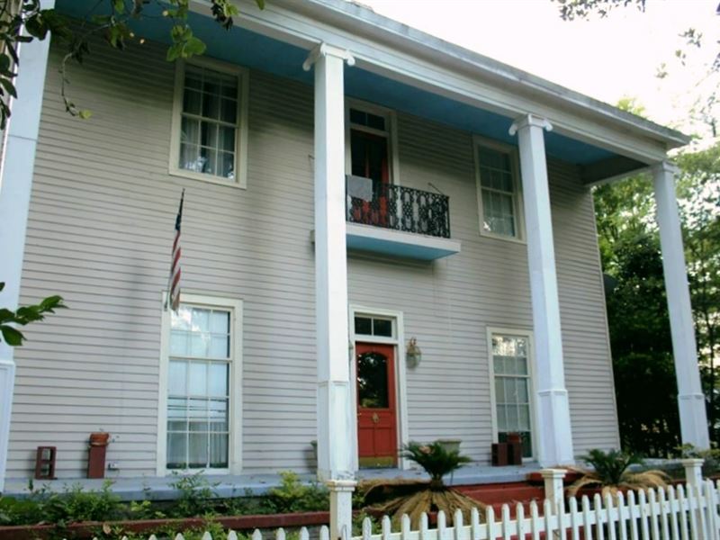 Historic 5 Bedroom, 2.5 Bath Home : Magnolia : Pike County : Mississippi