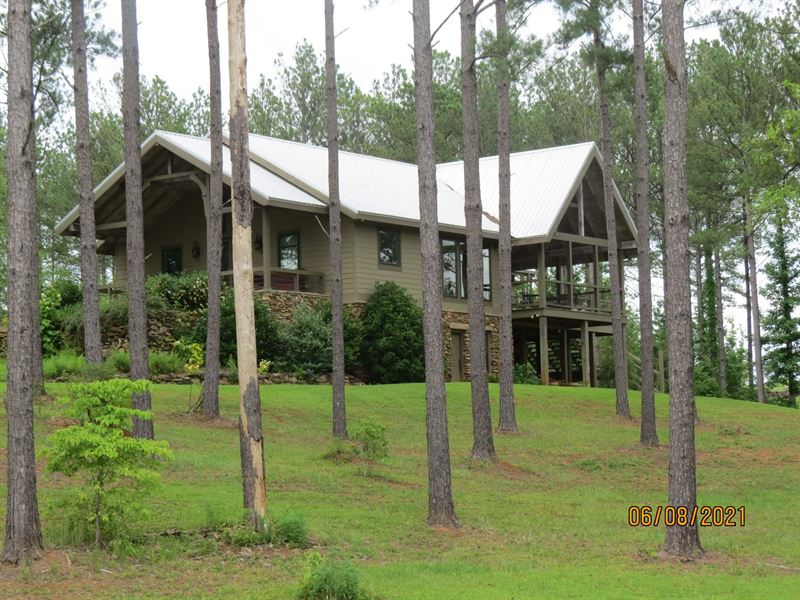 Beautiful Home on 9 Ac Lake : Rockford : Coosa County : Alabama
