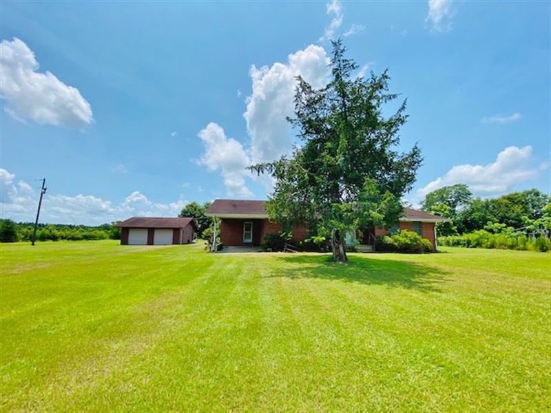 Country Setting Brick Home & 2 : Tylertown : Walthall County : Mississippi