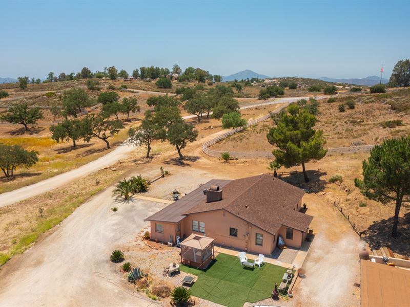 Picturesque 115 +/- Acre Rare Ranch : Ramona : San Diego County : California