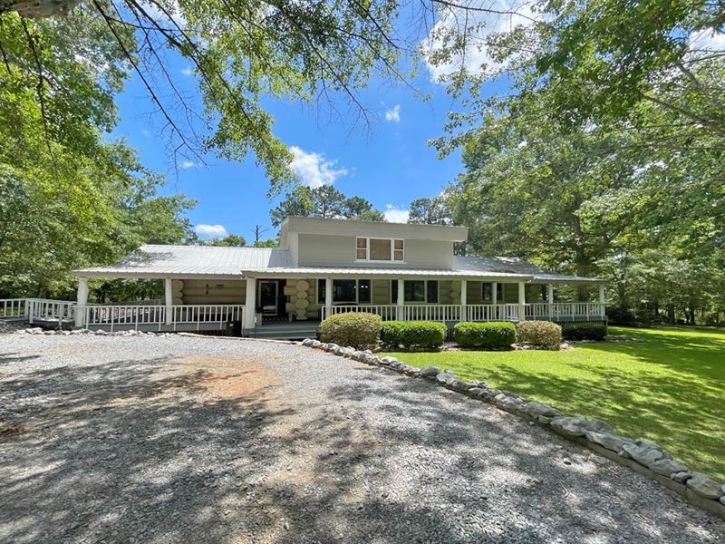 30th Street Log Home and Lake : Georgiana : Butler County : Alabama