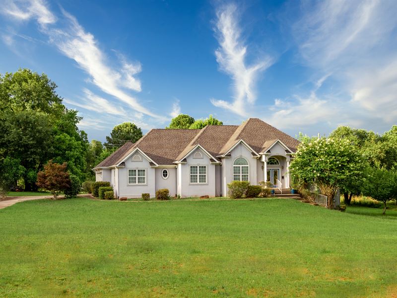 Ranch Home on 4.79 Acres, Land for Sale in 284190 LANDFLIP