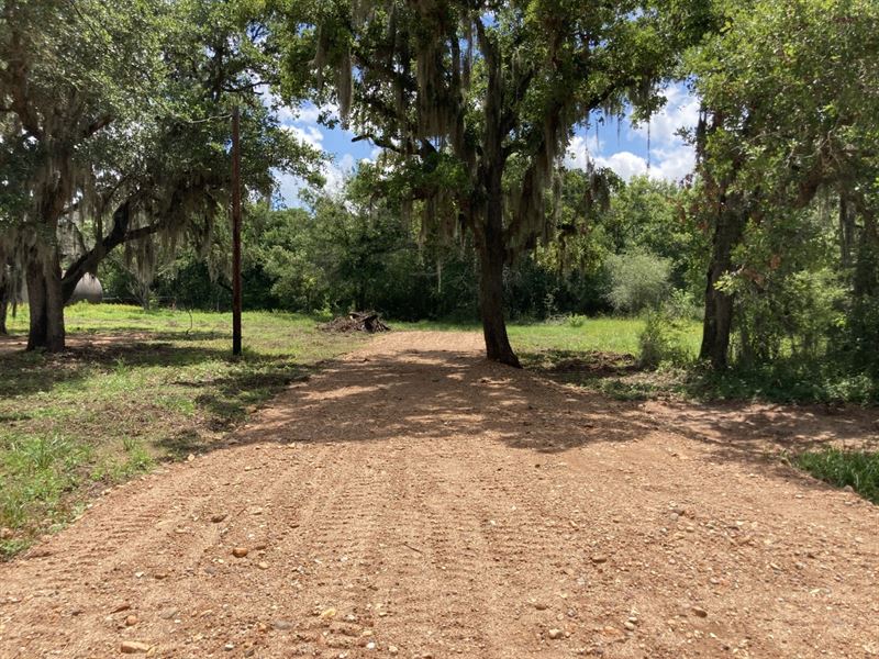 Unrestricted & Close to Water Park : Sheridan : Colorado County : Texas