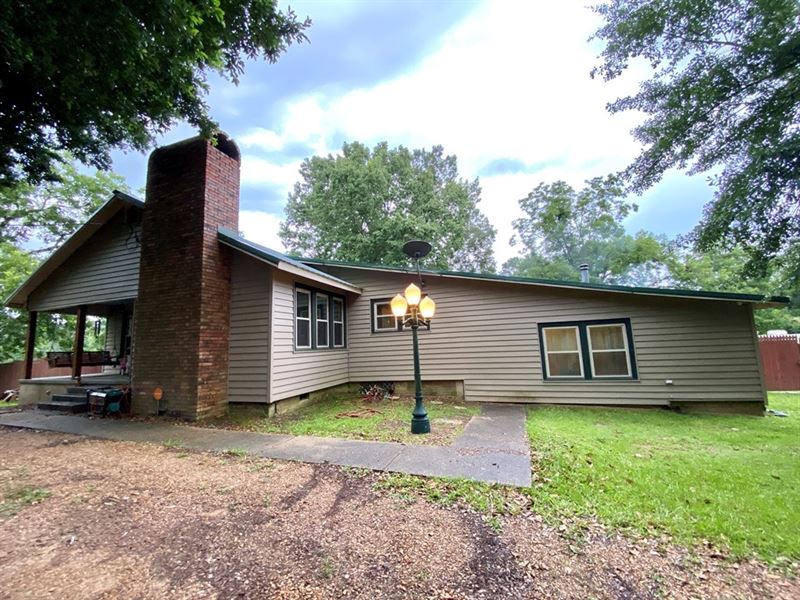4 Bed / 1.5 Bath On Hwy 24 : Woodville : Wilkinson County : Mississippi