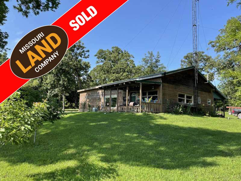 Country Home Acreage Gorgeous Pond : Florence : Morgan County : Missouri