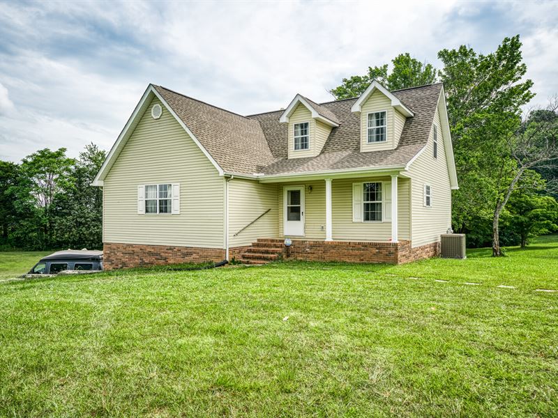 Home & 1+/- Ac. Personal Property : Byrdstown : Pickett County : Tennessee