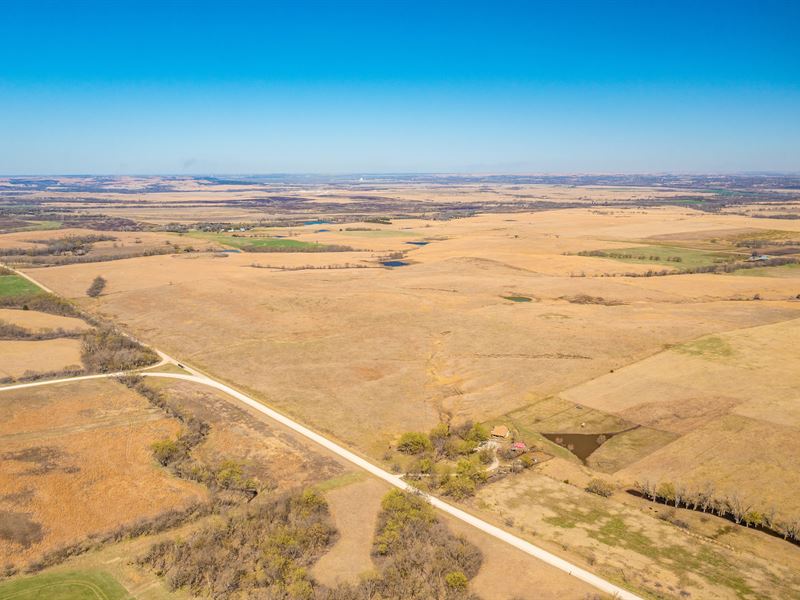 Home Build Site with Gorgeous Views : Alma : Wabaunsee County : Kansas