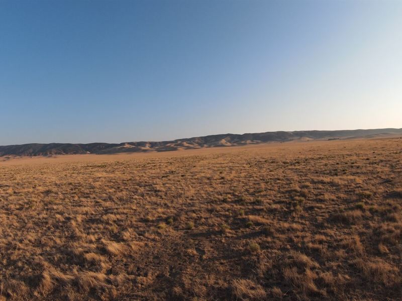 Blissful Location to Unwind : Santa Margarita : San Luis Obispo County : California