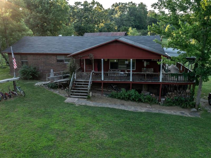 Cute Home, 3 Bed, 3 Bath, 2 Sided : Batesville : Independence County : Arkansas
