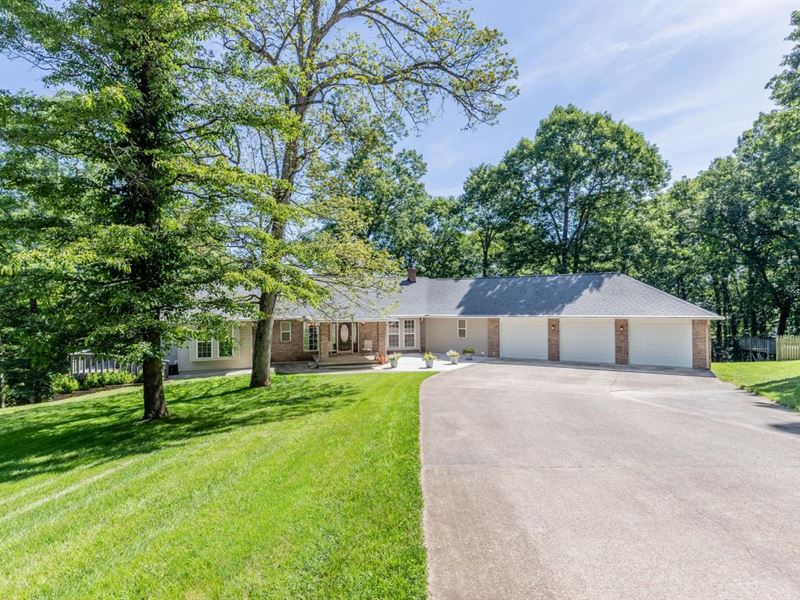 Large Home on 4 Acres in Poplar Blu : Poplar Bluff : Butler County : Missouri