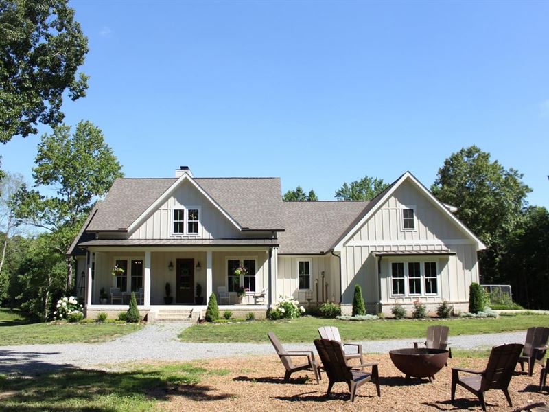 Custom Home on 53.5 Private Acres : Lyles : Hickman County : Tennessee