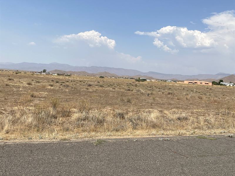 Lot in Golf Course Community : Kingman : Mohave County : Arizona