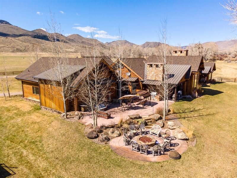 Diamond T Ranch Home : Melrose : Beaverhead County : Montana