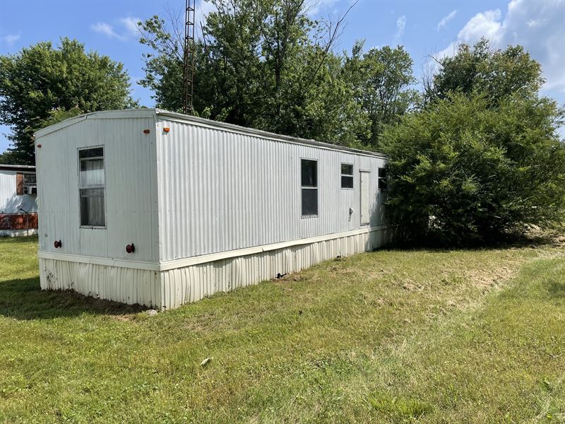 2 Mobile Homes & 3.9 +/ Acres Land Auction in Albany, Clinton County