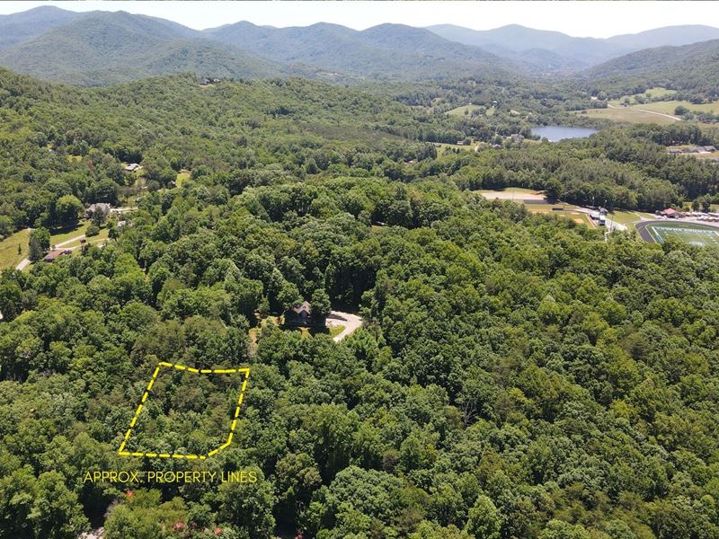 .27 Acre Land, No Restrictions Land for Sale by Owner in Hiawassee