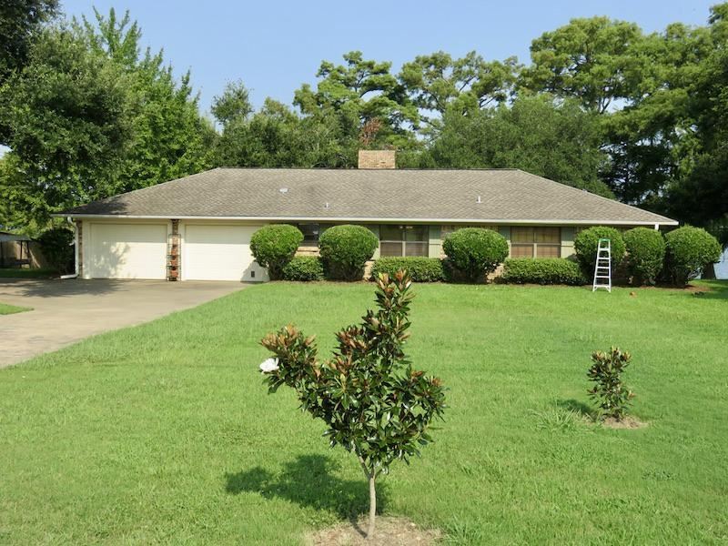 Lake House on Lake Bruin Near St : Saint Joseph : Tensas Parish : Louisiana
