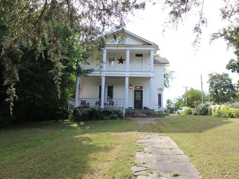 Victorian Home for Sale in Doniphan : Doniphan : Ripley County : Missouri