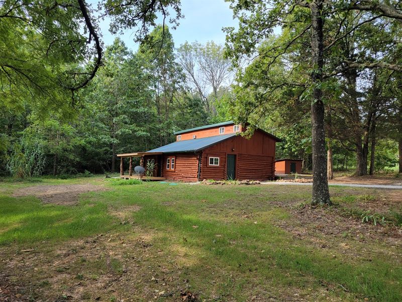 Country Home, Highway Frontage : Noble : Ozark County : Missouri