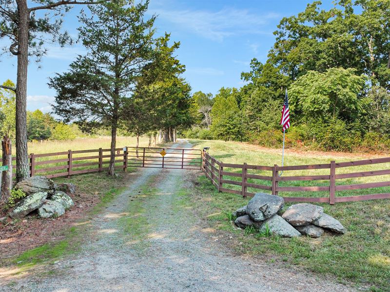 102 Ac Farm, Pigg River Frontage : Penhook : Franklin County : Virginia