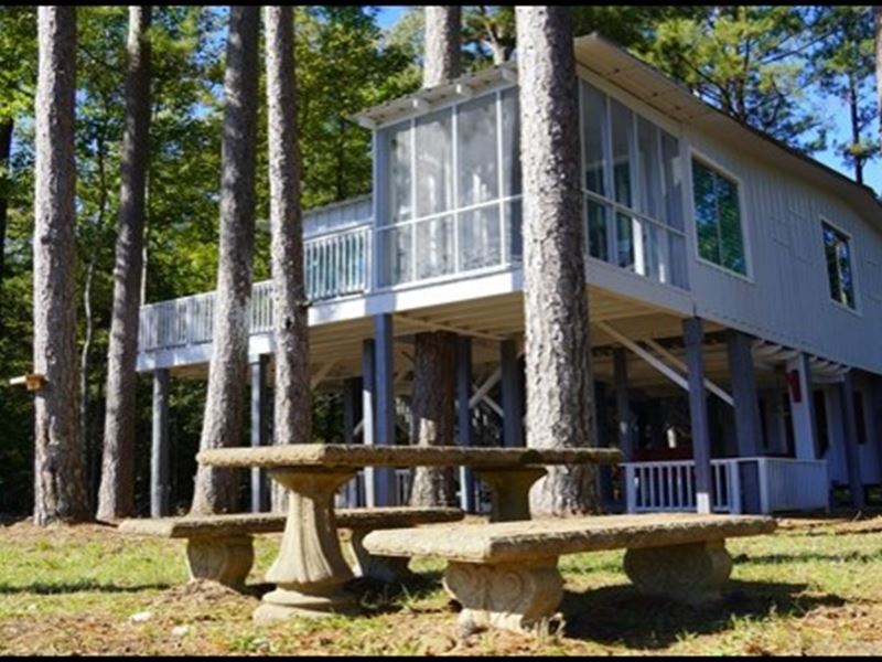 House On The Tombigbee River in Sum : Epes : Sumter County : Alabama