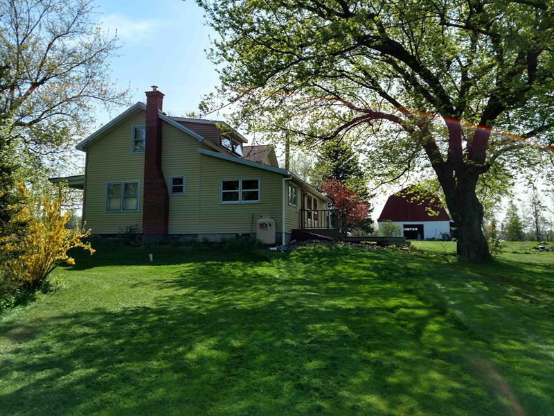 Farmstead with Rolling Country Land : Spafford : Onondaga County : New York